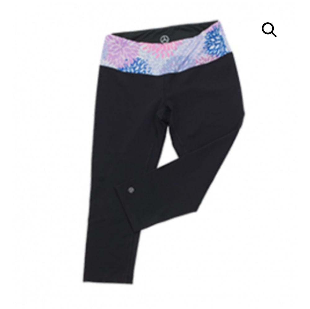 Mercedes Benz Black Floral Cropped Leggings Large